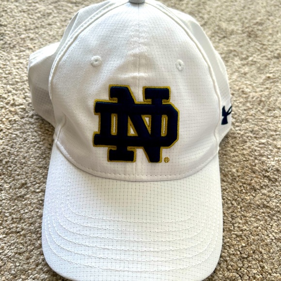 UNDER ARMOUR NOTRE DAME HAT - Picture 1 of 2